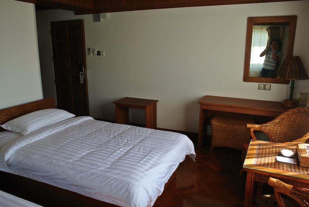 Hotel Wardan Yangon Luaran gambar
