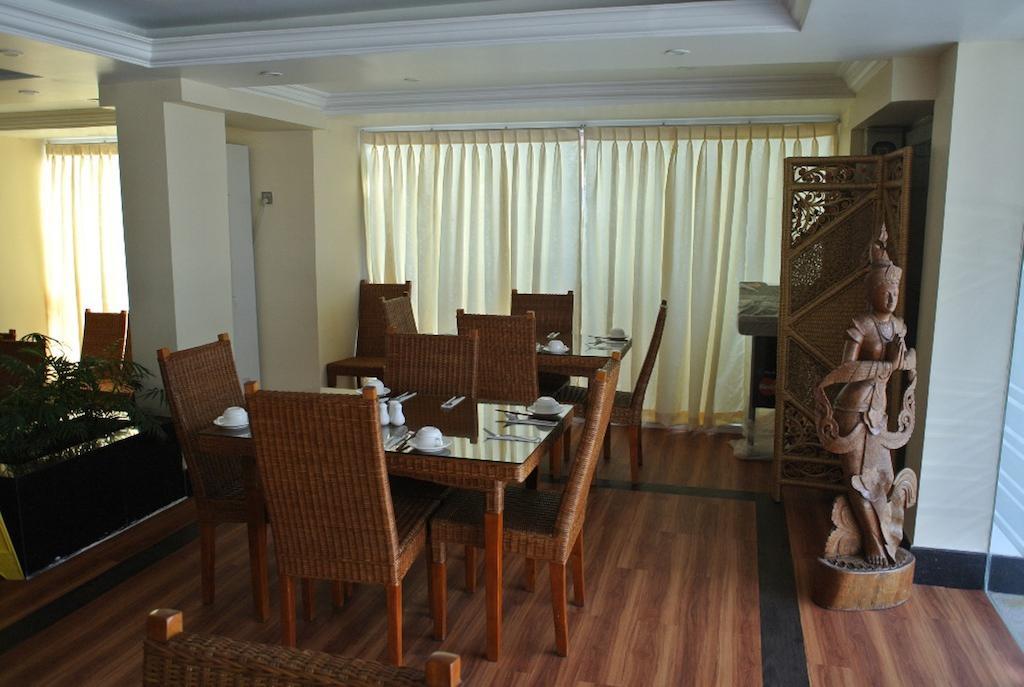 Hotel Wardan Yangon Luaran gambar